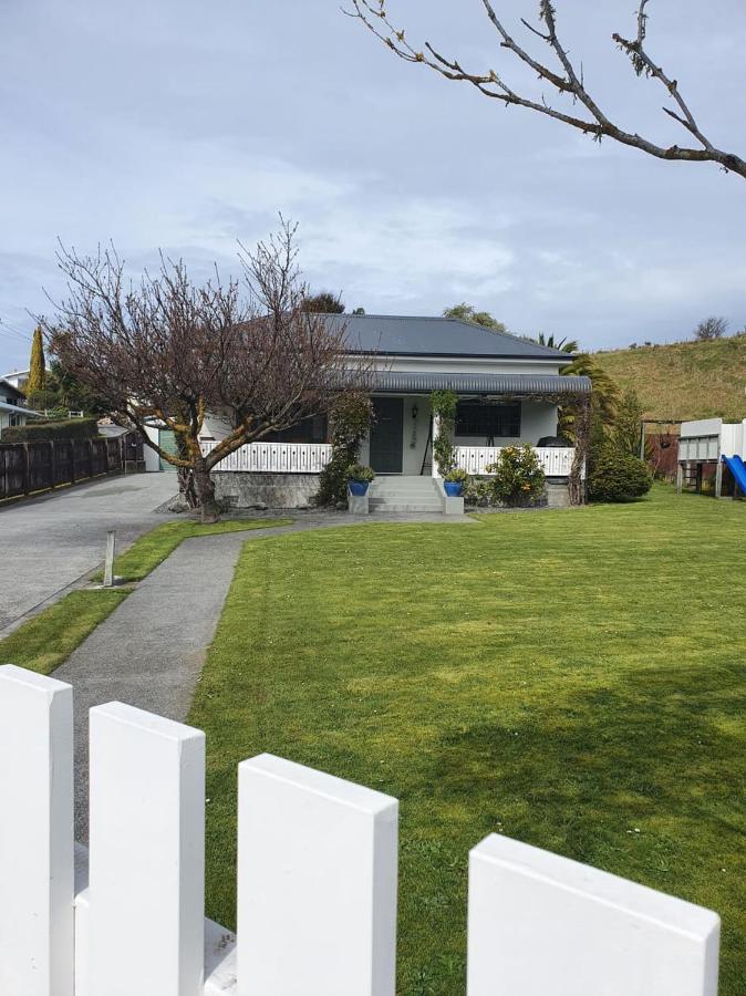 Ludstone Villa - A Charming Family Home Kaikoura Exterior foto