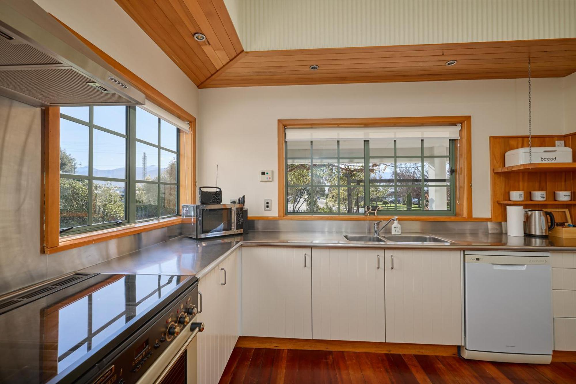Ludstone Villa - A Charming Family Home Kaikoura Exterior foto